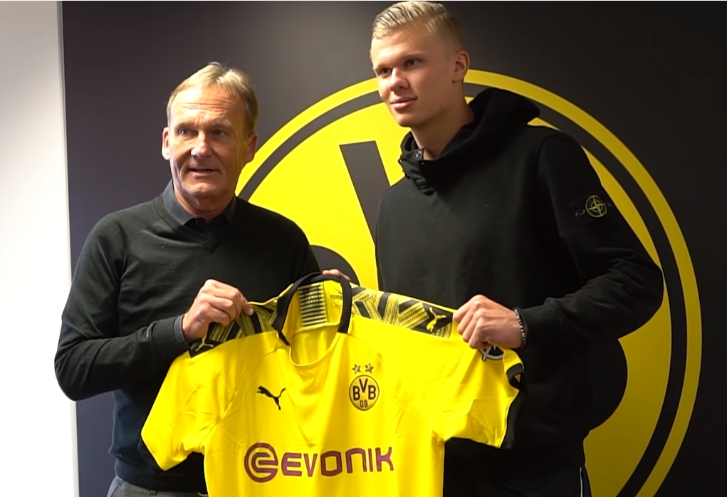 德天空：于帕仍有可能自由身离队，拜仁正在尽一切努力留住他（德天空：于帕仍存自由离队可能，拜仁正竭尽全力挽留）