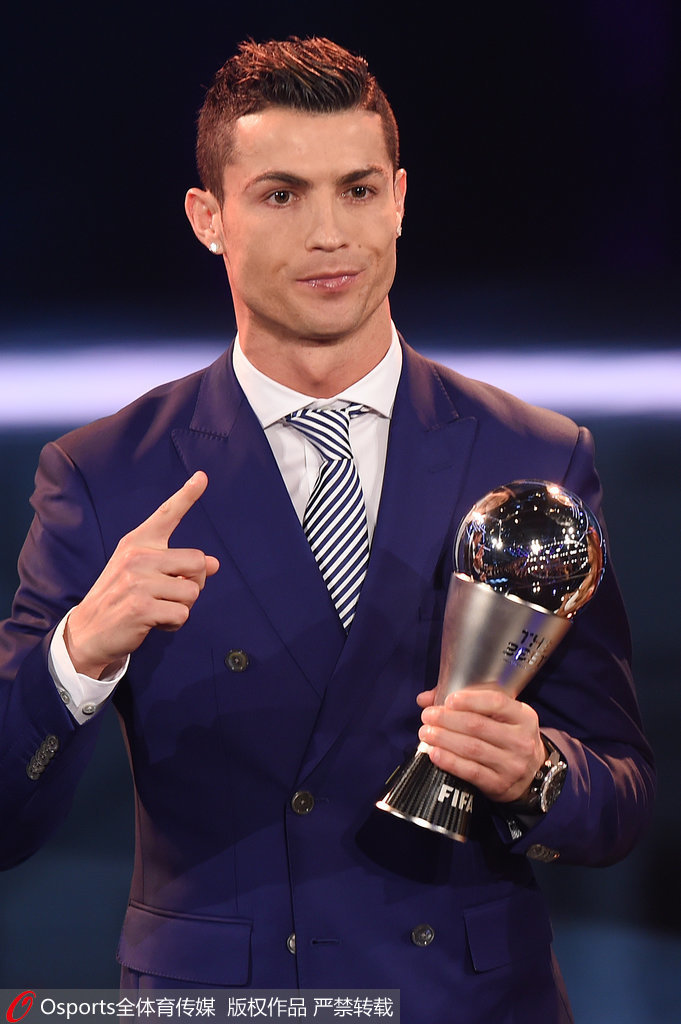 科莫5-1大胜都灵，阿达伊梅开二度，巴图里纳破门