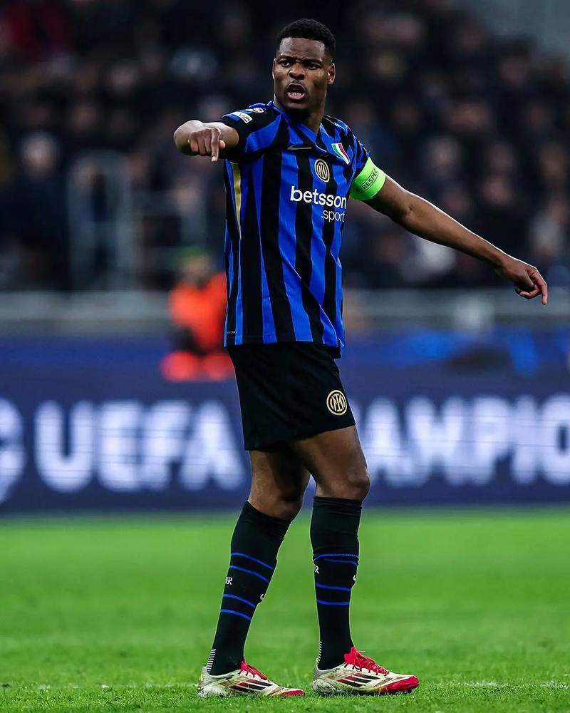 梦幻联动？GTA新作发售年曼联都夺得了联赛冠军