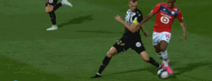 德国杯半场：曼赞比造点格里弗建功，弗赖堡1-0达姆施塔特（德国杯半场战报：曼赞比造点助格里弗破门，弗赖堡暂1-0领先达姆施塔特）