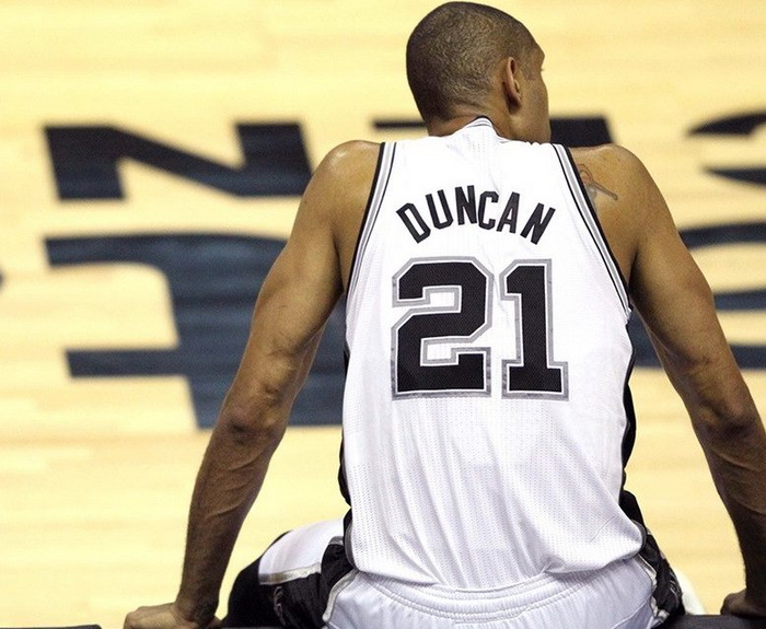 篮球火箭主力后卫被评为月最佳球员（火箭队首发后卫当选本月最佳球员）